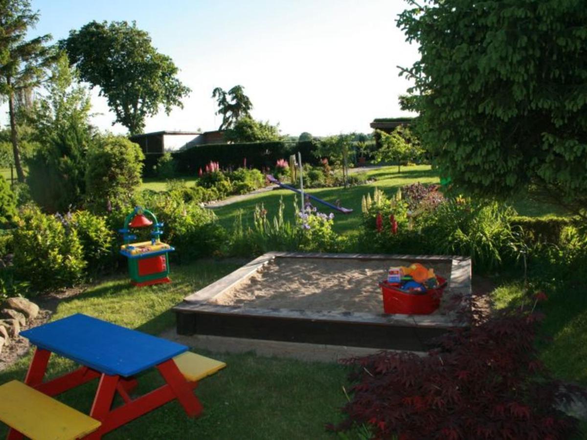 Apartment In Robertsdorf With Garden, Terrace, Barbecue Blowatz ห้อง รูปภาพ