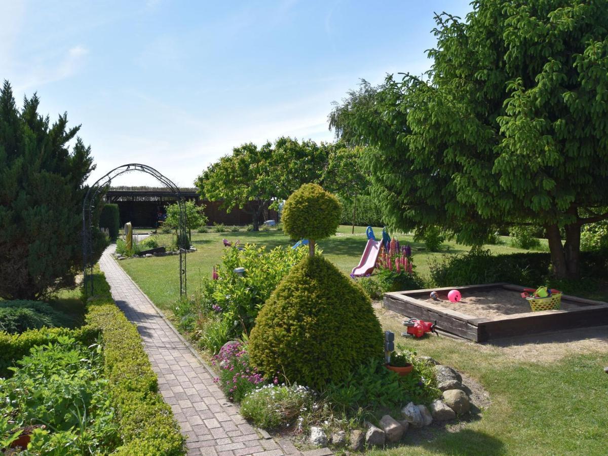 Apartment In Robertsdorf With Garden, Terrace, Barbecue Blowatz ห้อง รูปภาพ